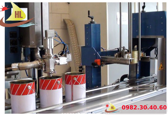 Máy chiết rót sơn nước tự động.